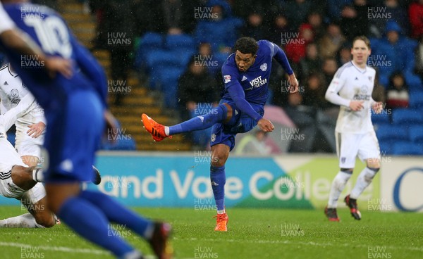 261217 - Cardiff City v Fulham - SkyBet Championship - Nathaniel Mendez-Laing of Cardiff City takes a shot at goal