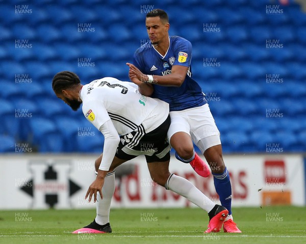 270720 - Cardiff City v Fulham - SkyBet Championship Play off - First leg - Robert Glatzel of Cardiff City is blocked by Michael Hector of Fulham