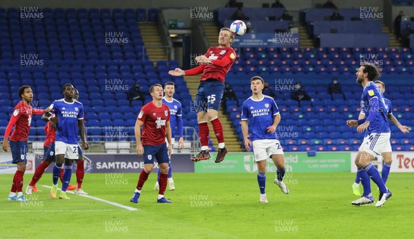 011220 - Cardiff City v Huddersfield Town, Sky Bet Championship - Danny Ward of Huddersfield Town heads the ball clear