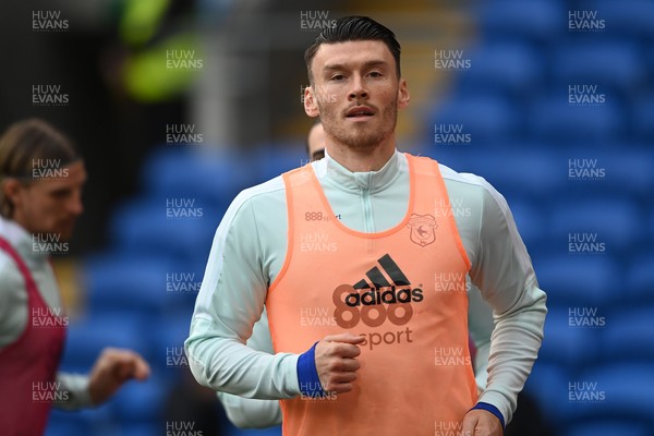 061121 - Cardiff City v Huddersfield Town - Sky Bet Championship - Kieffer Moore of Cardiff City during the pre-match warm-up 