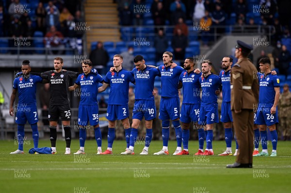 061121 - Cardiff City v Huddersfield Town - Sky Bet Championship - Players of Cardiff City during the minutes silence 