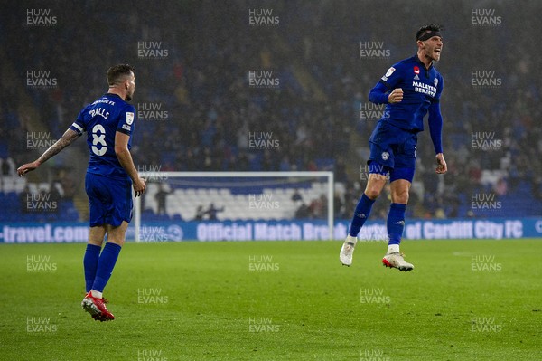 061121 - Cardiff City v Huddersfield Town - Sky Bet Championship - Kieffer Moore of Cardiff City celebrates scoring his side's equalising goal to make the score 1-1