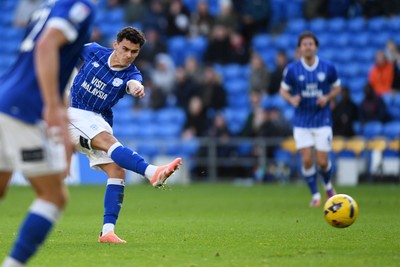 061225 - Cardiff City v Huddersfield Town - Sky Bet League 1 - Alex Robertson of Cardiff City has a shot at goal