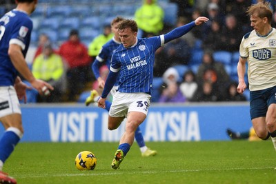 061225 - Cardiff City v Huddersfield Town - Sky Bet League 1 - Isaak Davies of Cardiff City scores a goal