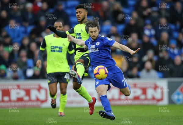 120119 -  Cardiff City v Huddersfield Town, Premier League - Harry Arter of Cardiff City fires a shot at goal
