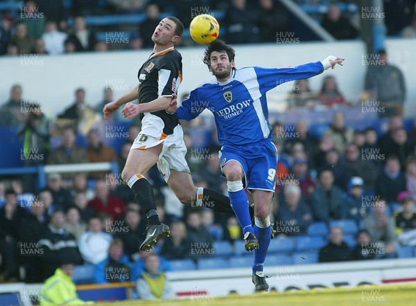 180206 Cardiff City v Hull City Cardiff's Steve Thompson, playing with his hand heavy strapped after surgery, takes on Damien Delaney 