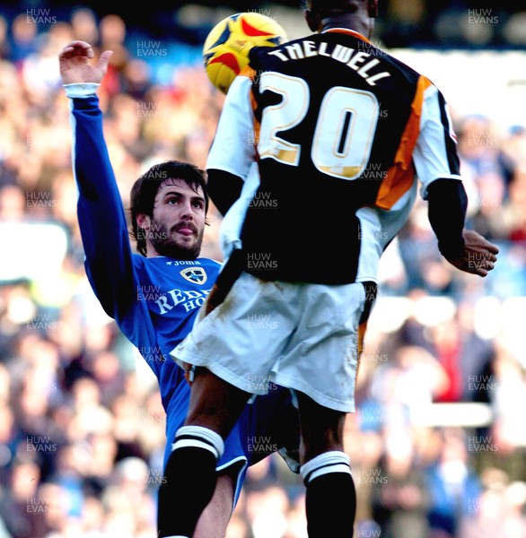 180206 - Championship Football - Cardiff City v Hull City Cardiff's Steve Thompson tries to get the ball past Alton Thelwell  