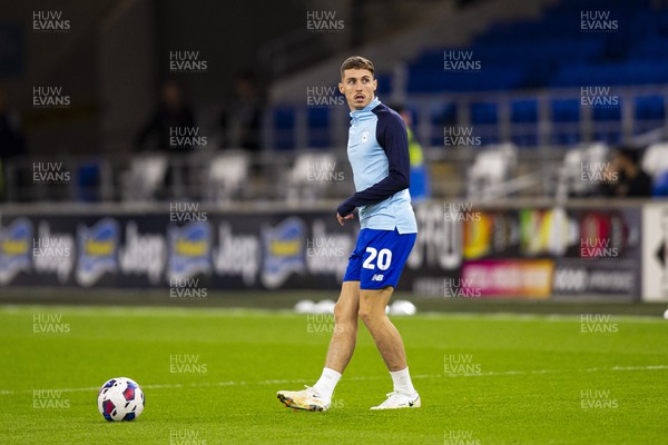 081122 - Cardiff City v Hull City - Sky Bet Championship - Gavin Whyte of Cardiff City during the warm up