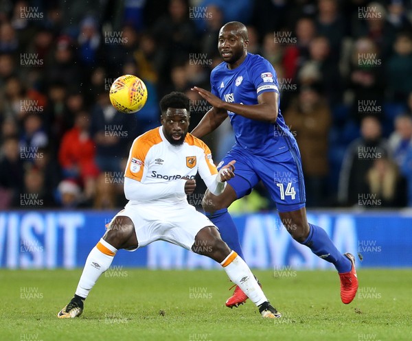 161217 - Cardiff City v Hull City - SkyBet Championship - Nouha Dicko of Hull City is challenged by Souleymane Bamba of Cardiff City