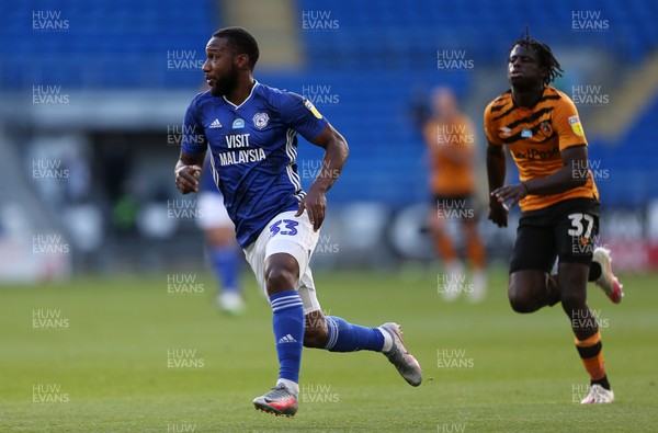 220720 - Cardiff City v Hull City - SkyBet Championship - Junior Hoilett of Cardiff City races forwards to score the first goal of the game