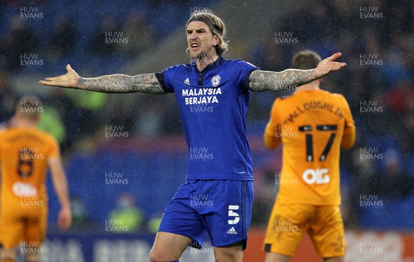 241121 - Cardiff City v Hull City - SkyBet Championship - A frustrated Aden Flint of Cardiff City