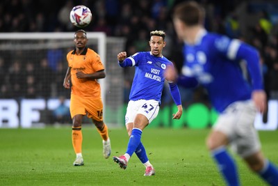 250225 - Cardiff City v Hull City - Sky Bet Championship - Callum Robinson of Cardiff City