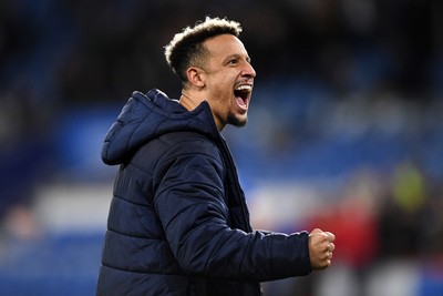 250225 - Cardiff City v Hull City - Sky Bet Championship - Callum Robinson of Cardiff City celebrates the win at full time