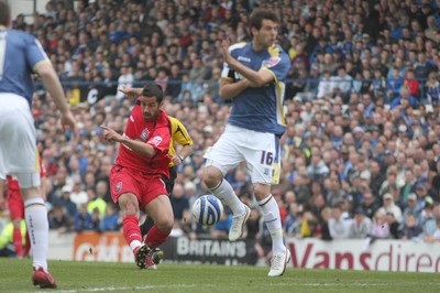 25.04.09  Cardiff City vs. Ipswich Town. The Coca Cola Championship -  Pablo Counago gets in a shot under pressure from Joe Ledley. 
