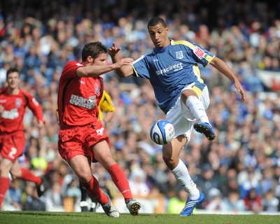 25.04.09 - Championship Football Cardiff City v Ipswich Town Cardiff's Jay Bothroyd is challenged by Ipswich's David Norris 