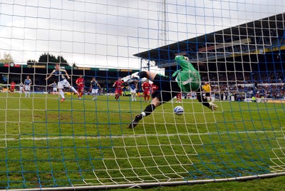 25.04.09 - Championship Football Cardiff City v Ipswich Town Ipswich 'keeper Richard Wright saves penalty shot from Cardiff's Ross McCormack 