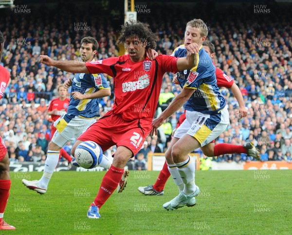 25.04.09 - Championship Football Cardiff City v Ipswich Town Ipswich's Ivan Campo is challenged by Cardiff's Paul Parry 