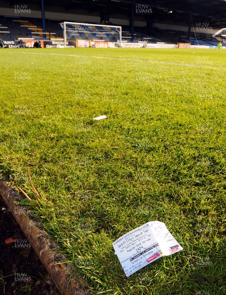 25.04.09 - Championship Football Cardiff City v Ipswich Town Ninian Park at the end of the final league game at the ground 