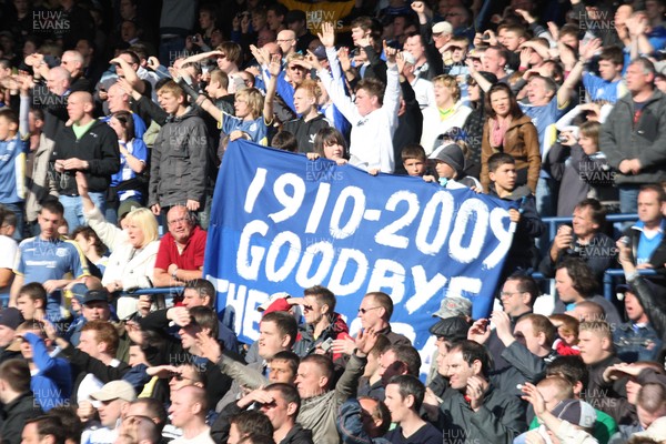 25.04.09 - Cardiff City v Ipswich Town, Coca Cola Championship -  Fans hold a farewell banner at the end of the final league match at Ninian Park 
