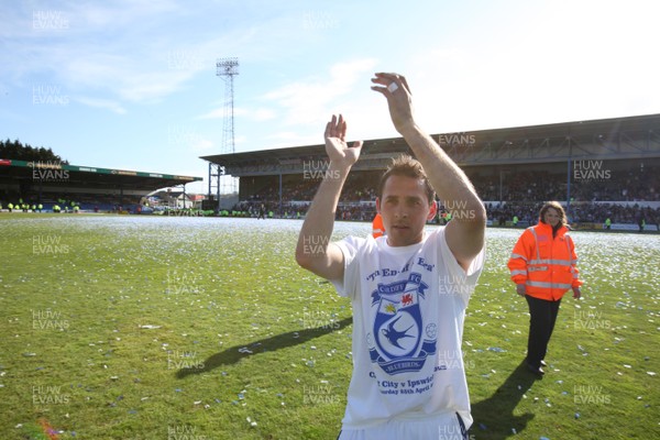 25.04.09 - Cardiff City v Ipswich Town, Coca Cola Championship -  Cardiff's Michael Chopra applauds the fans as the players parade around the pitch at the end of the final league match at Ninian Park 