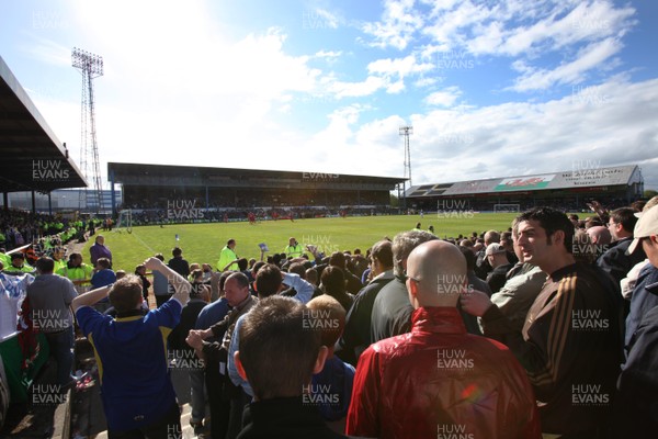25.04.09 - Cardiff City v Ipswich Town, Coca Cola Championship -  Cardiff and Ipswich play out the final minutes of the final league match at Ninian Park 
