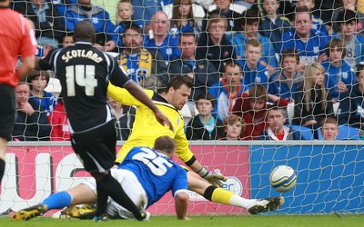 15.10.11 -  Cardiff City v Ipswich Town, npower Championship -  Cardiff's keeper David Marshall denies Ipswich's Jason Scotland  