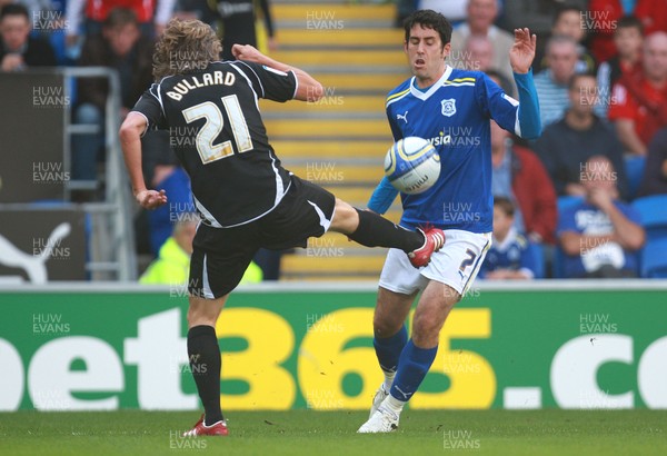 15.10.11 -  Cardiff City v Ipswich Town, npower Championship -  Cardiff's Peter Whittingham puts Ipswich's Jimmy Bullard undre pressure  