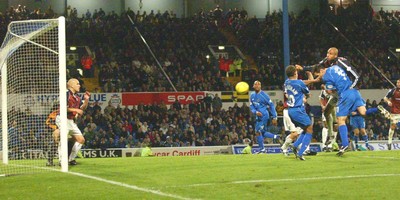 291103 - Cardiff City v Ipswich Town - Cardiff's Peter Thorne heads home Cardiff's second