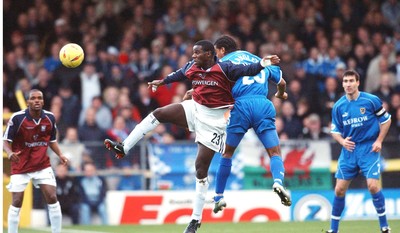 291103 - Cardiff City v Ipswich Town - Ipswich'sChris Bart-Williams beats Richard Langley to ball