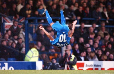 291103 - Cardiff City v Ipswich Town - Cardiff's Roberty Earnshaw celebrates scoring penalty