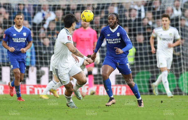 080123 - Cardiff City v Leeds United, Emirates FA Cup Third Round - Romaine Sawyers of Cardiff City breaks away