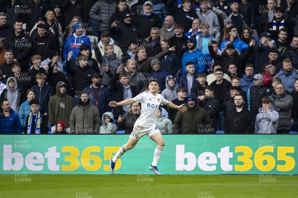 130124 - Cardiff City v Leeds United - Sky Bet Championship - Daniel James of Leeds United celebrates scoring his sides second goal 