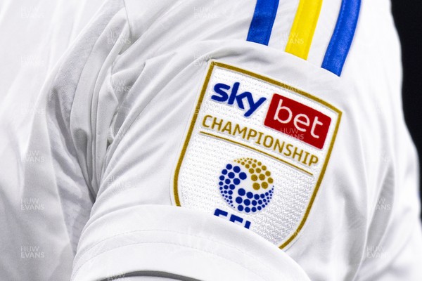 130124 - Cardiff City v Leeds United - Sky Bet Championship - EFL Championship sleeve badge