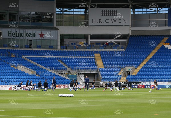 210620 - Cardiff City v Leeds United - SkyBet Championship - Cardiff warm up in the empty stadium