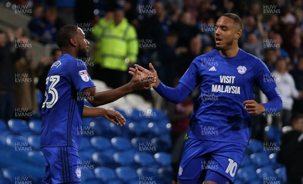 260917 - Cardiff City v Leeds United - SkyBet Championship - Kenneth Zohore celebrates scoring a goal with Junior Hoilett of Cardiff City