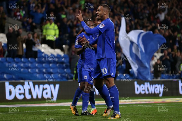 260917 - Cardiff City v Leeds United - SkyBet Championship - Kenneth Zohore celebrates scoring a goal with Junior Hoilett of Cardiff City