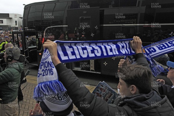 031118 - Cardiff City v Leicester City, Premier League - Leicester City fans greet the players as they arrive at Cardiff City Stadium before the match