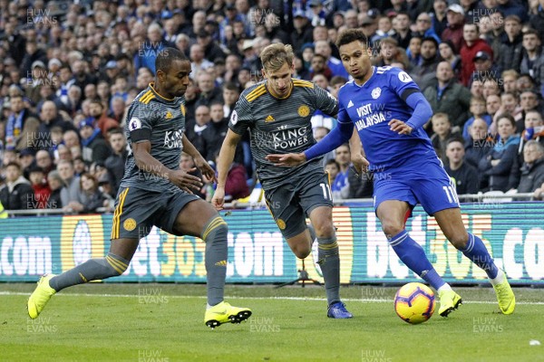 031118 - Cardiff City v Leicester City, Premier League - Josh Murphy of Cardiff City (right) in action with Marc Albrighton (centre) and Ricardo Pereira of Leicester City 