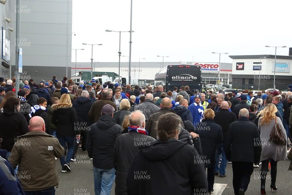 031118 - Cardiff City v Leicester City - Premier League - Players of Leicester City arrive at The Cardiff City Stadium 
