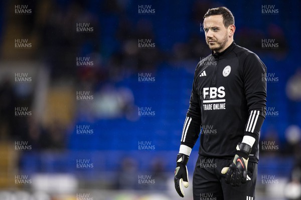 291223 - Cardiff City v Leicester City - Sky Bet Championship - Leicester City goalkeeper Danny Ward during the warm up