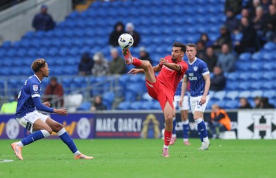 041025 - Cardiff City v Leyton Orient, EFL Sky Bet League 1 - Idris El Mizouni of Leyton Orient controls the ball