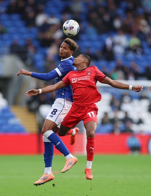 041025 - Cardiff City v Leyton Orient, EFL Sky Bet League 1 - Omari Kellyman of Cardiff City and Demi Mitchell of Leyton Orient compete for the ball
