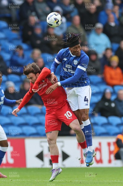 041025 - Cardiff City v Leyton Orient, EFL Sky Bet League 1 - Aaron Connolly of Leyton Orient and Gabiel Osho of Cardiff City compete for the ball
