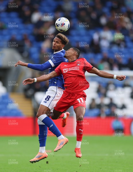 041025 - Cardiff City v Leyton Orient, EFL Sky Bet League 1 - Omari Kellyman of Cardiff City and Demi Mitchell of Leyton Orient compete for the ball