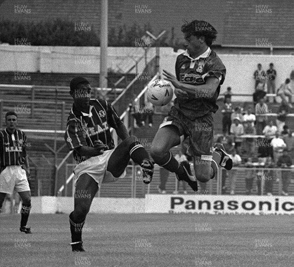 140893 - Cardiff City v Leyton Orient - League Division 2 -  Cardiff's Nicky Richardson in battle with Warren Hackett (left) 