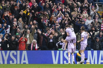 070326 - Cardiff City v Lincoln City - Sky Bet League 1 - Rob Street of Lincoln City celebrates scoring his sides first goal