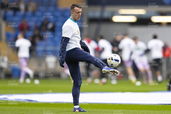 070326 - Cardiff City v Lincoln City - Sky Bet League 1 - David Turnbull of Cardiff City during the warm up