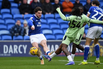 140226 - Cardiff City v Luton Town - Sky Bet League 1 - Ollie Tanner of Cardiff City has a shot on goal