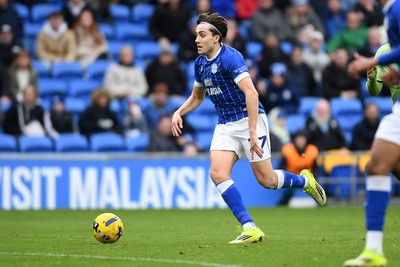 140226 - Cardiff City v Luton Town - Sky Bet League 1 - Joel Colwill of Cardiff City runs in to score a goal