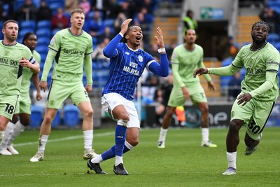 140226 - Cardiff City v Luton Town - Sky Bet League 1 - Gabriel Osho of Cardiff City heads close